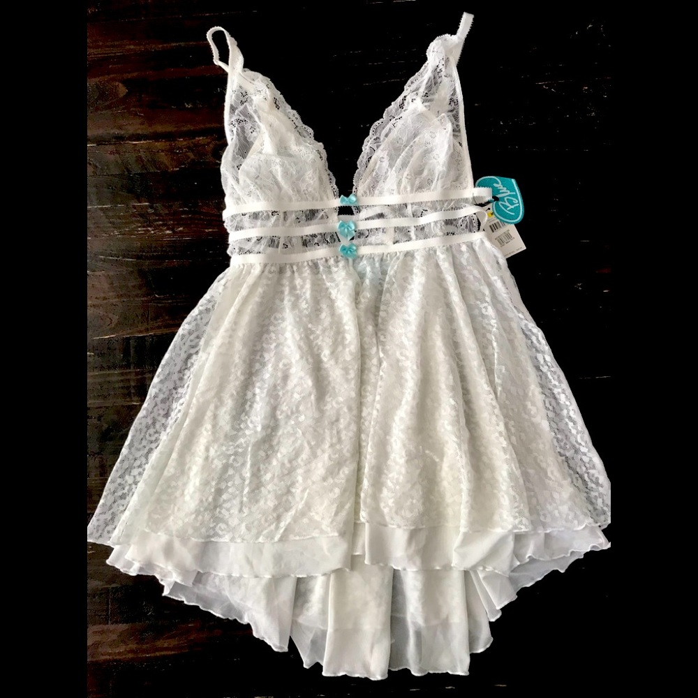 New Super Cute Betsy Johnson Babydoll Lingerie. 
*Size Medium